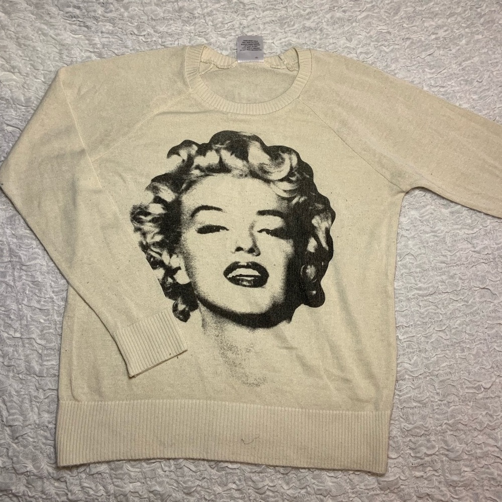 Marilyn Monroe long sleeve sweater